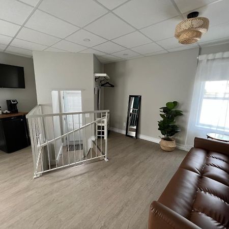 Square Victoria Maison Hoteliere East Angus Екстериор снимка