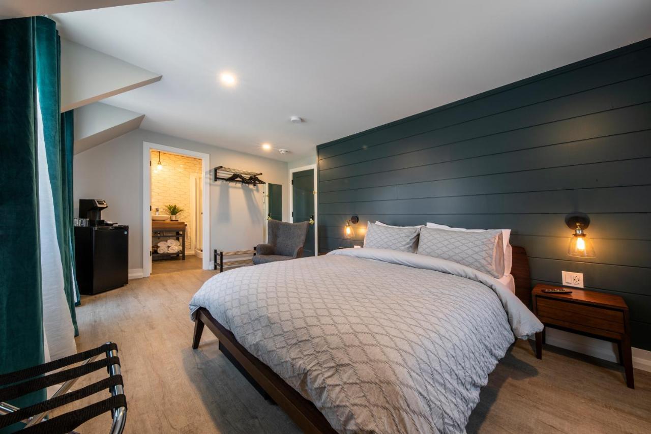 Square Victoria Maison Hoteliere East Angus Екстериор снимка