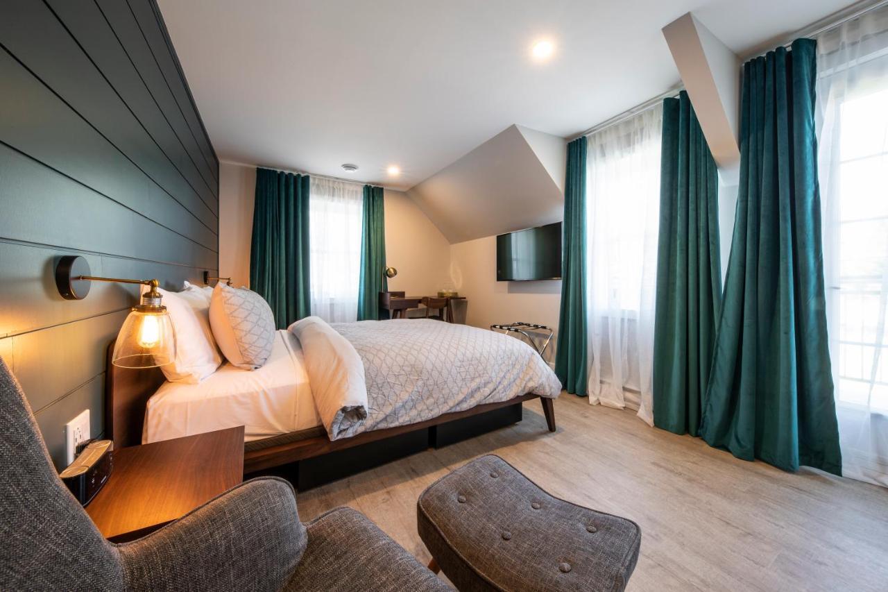 Square Victoria Maison Hoteliere East Angus Екстериор снимка