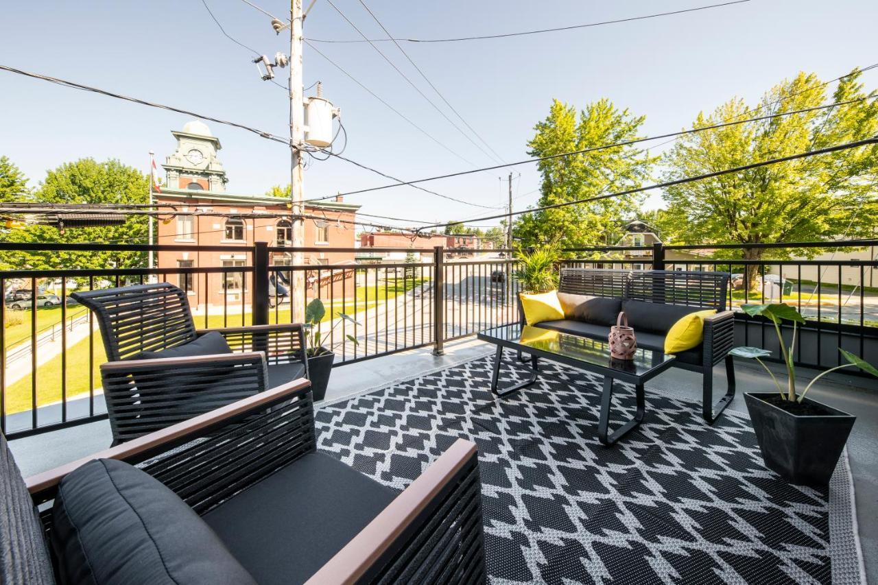 Square Victoria Maison Hoteliere East Angus Екстериор снимка