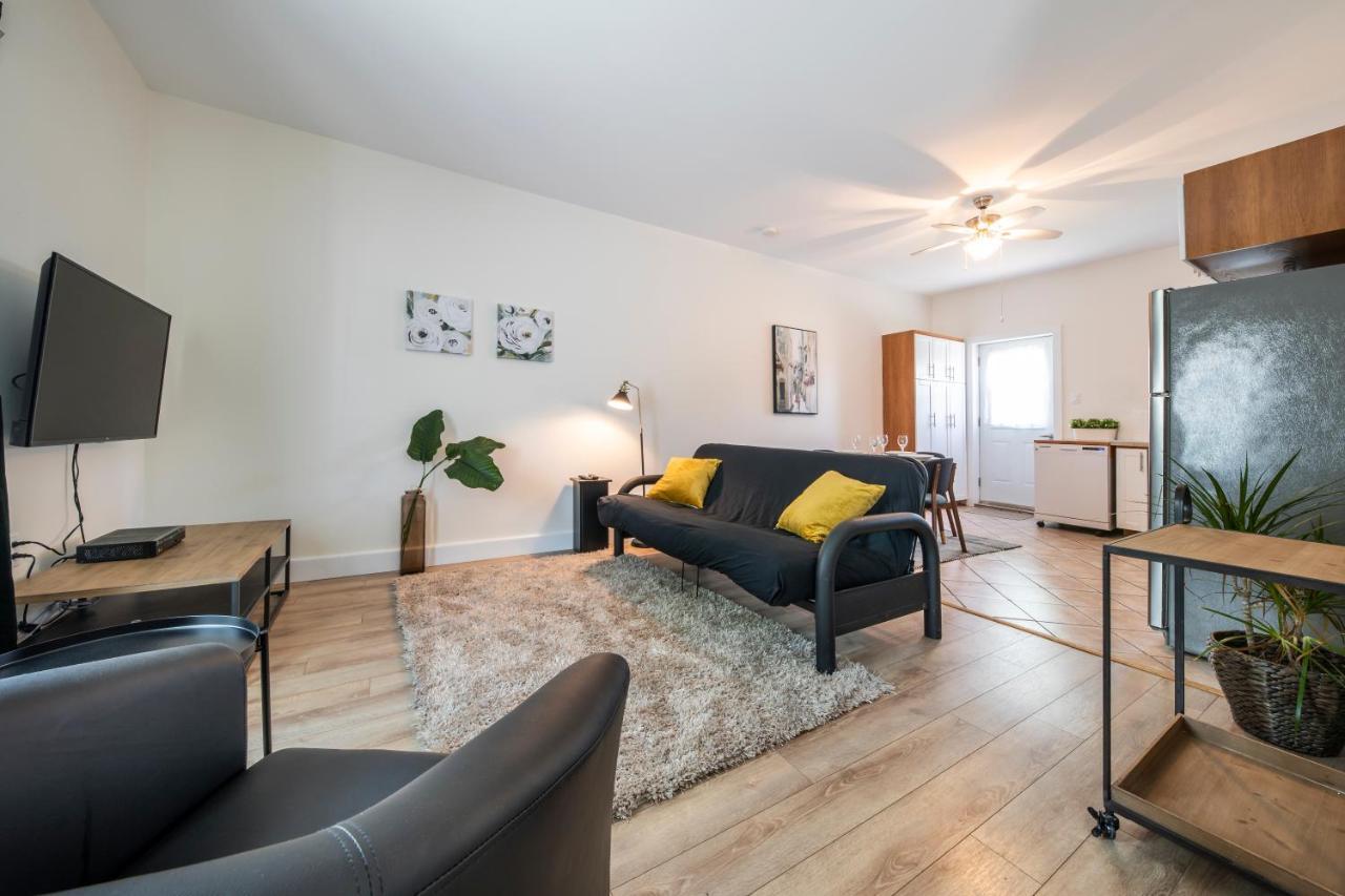 Square Victoria Maison Hoteliere East Angus Екстериор снимка