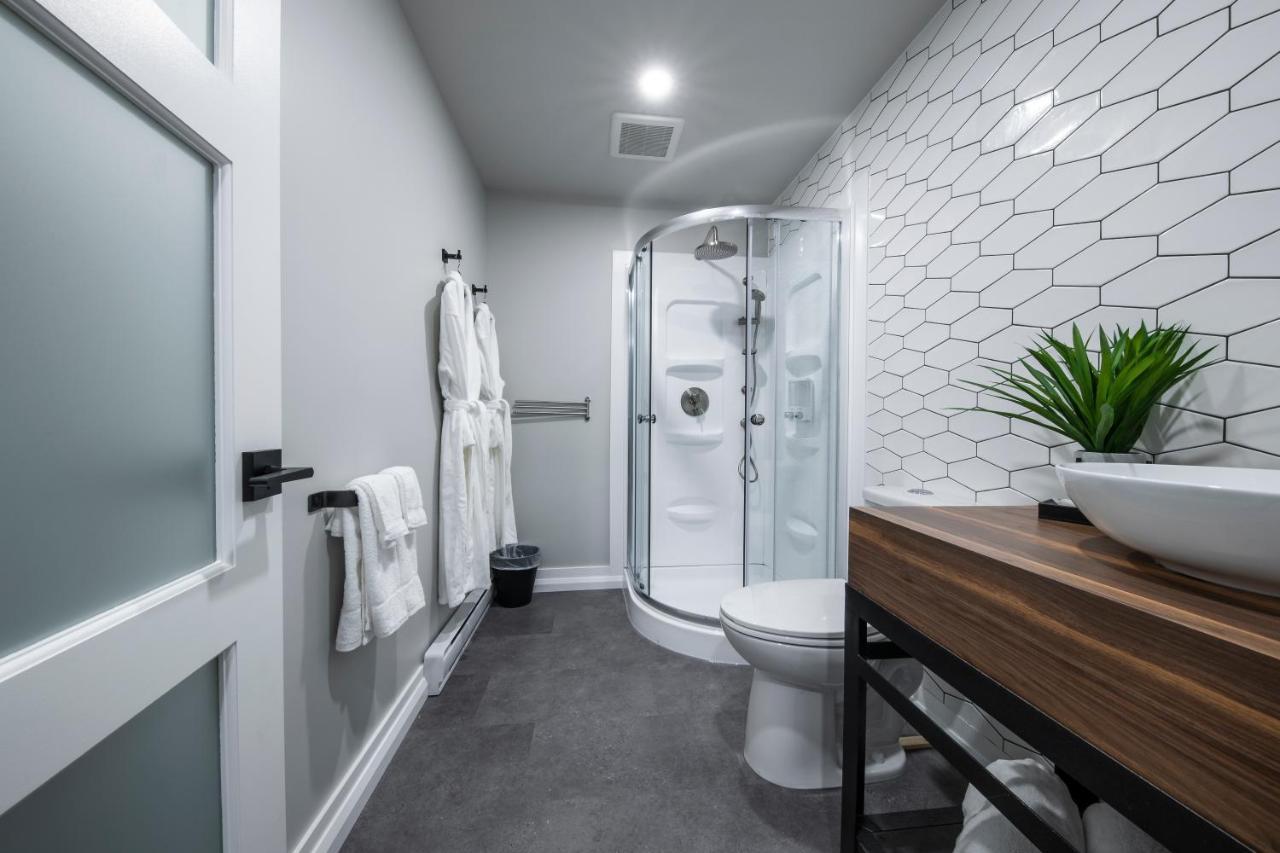 Square Victoria Maison Hoteliere East Angus Екстериор снимка