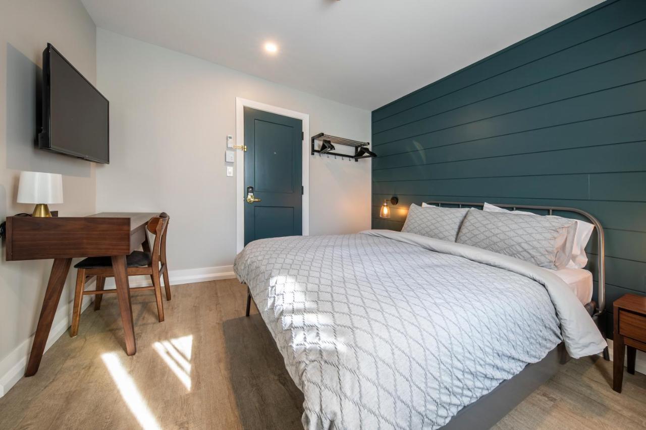 Square Victoria Maison Hoteliere East Angus Екстериор снимка