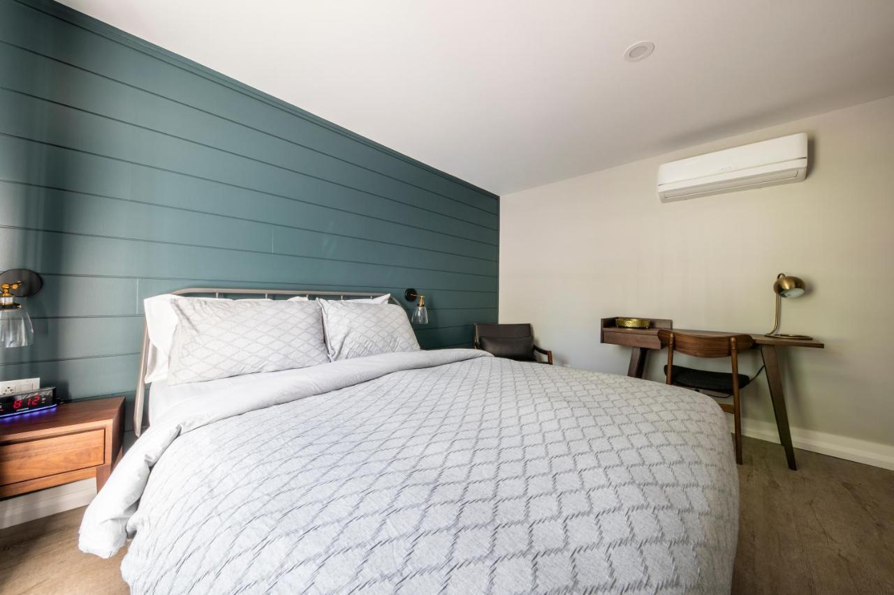 Square Victoria Maison Hoteliere East Angus Екстериор снимка