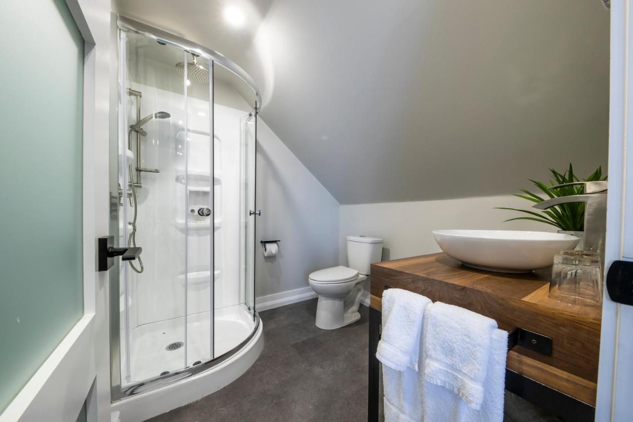 Square Victoria Maison Hoteliere East Angus Екстериор снимка