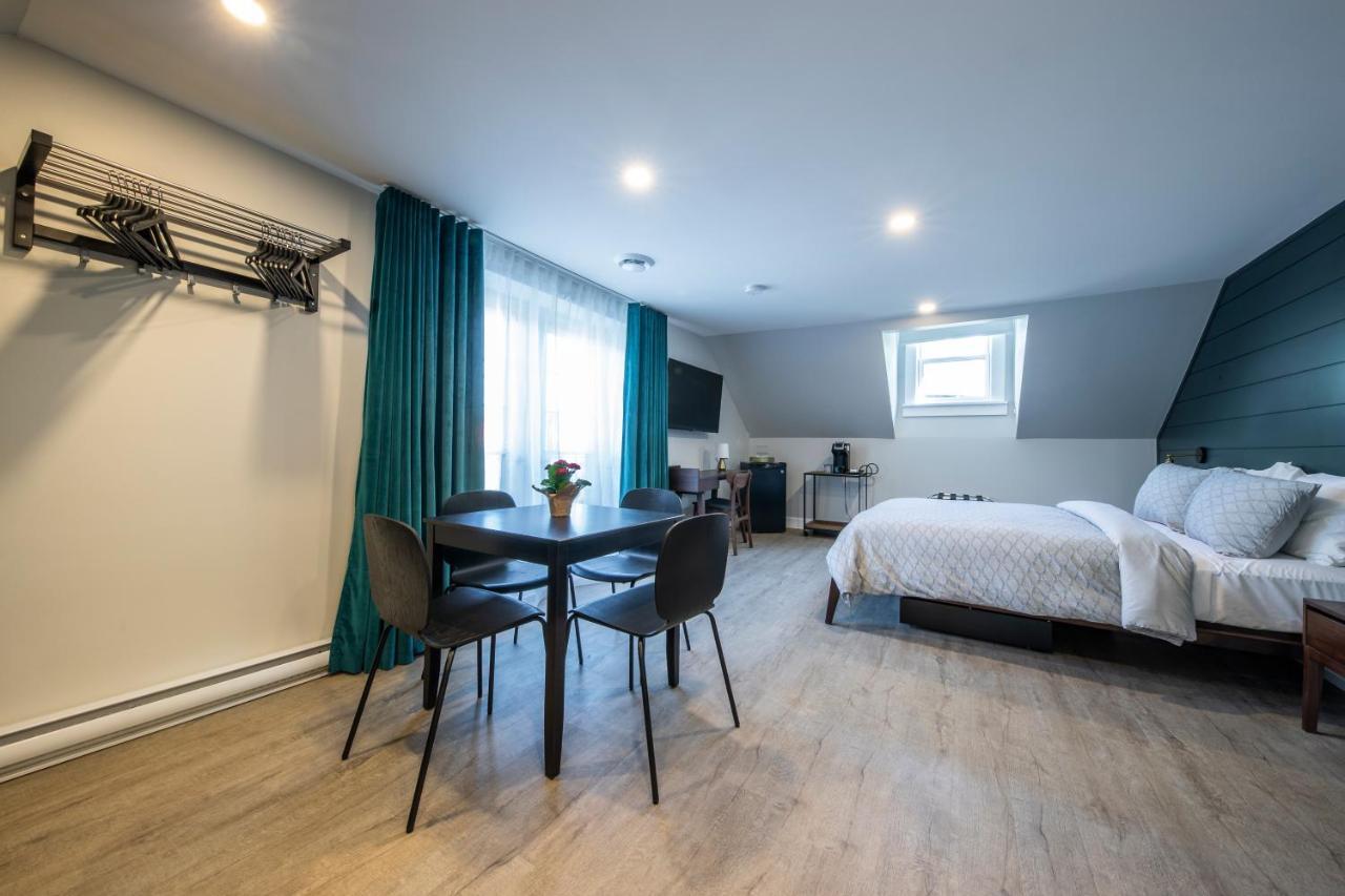 Square Victoria Maison Hoteliere East Angus Екстериор снимка