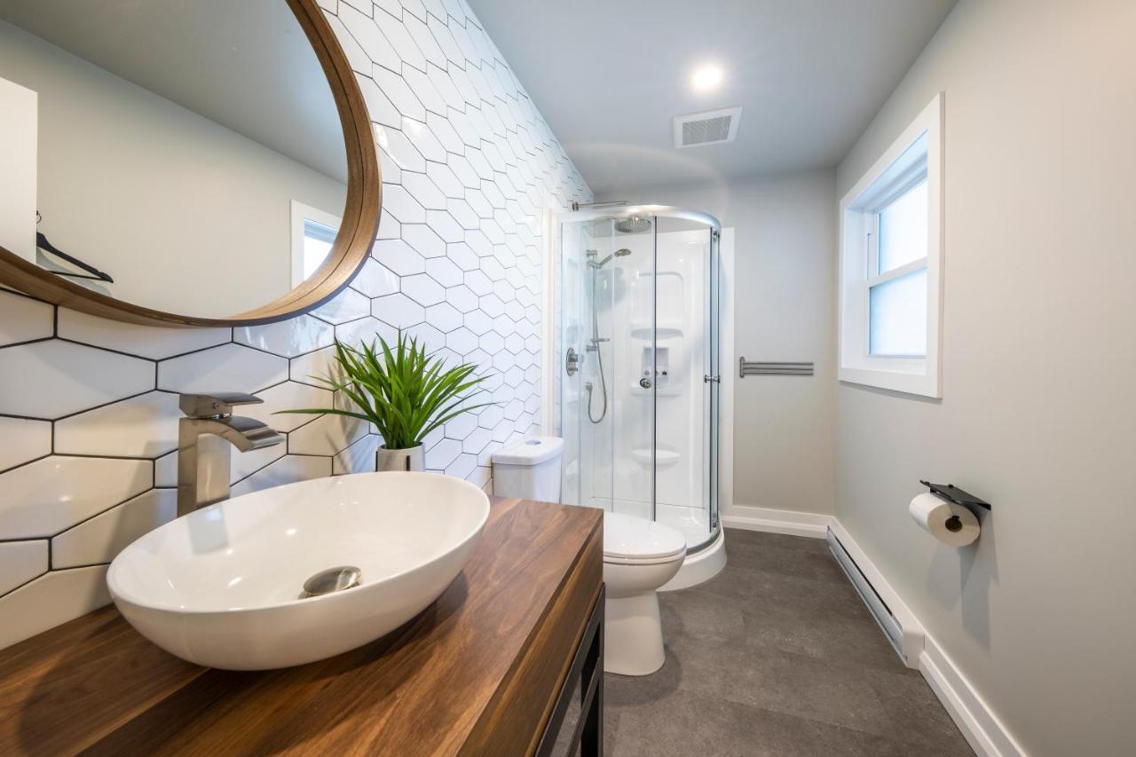 Square Victoria Maison Hoteliere East Angus Екстериор снимка