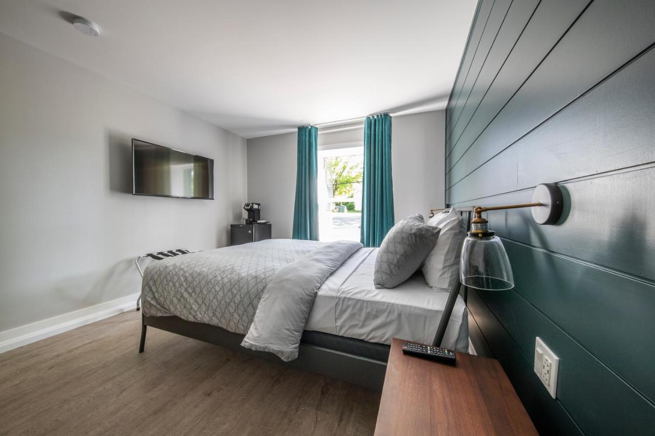 Square Victoria Maison Hoteliere East Angus Екстериор снимка
