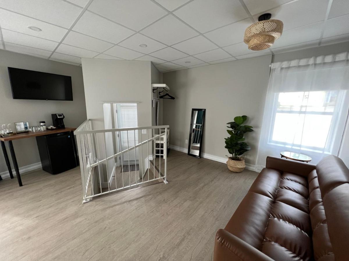 Square Victoria Maison Hoteliere East Angus Екстериор снимка