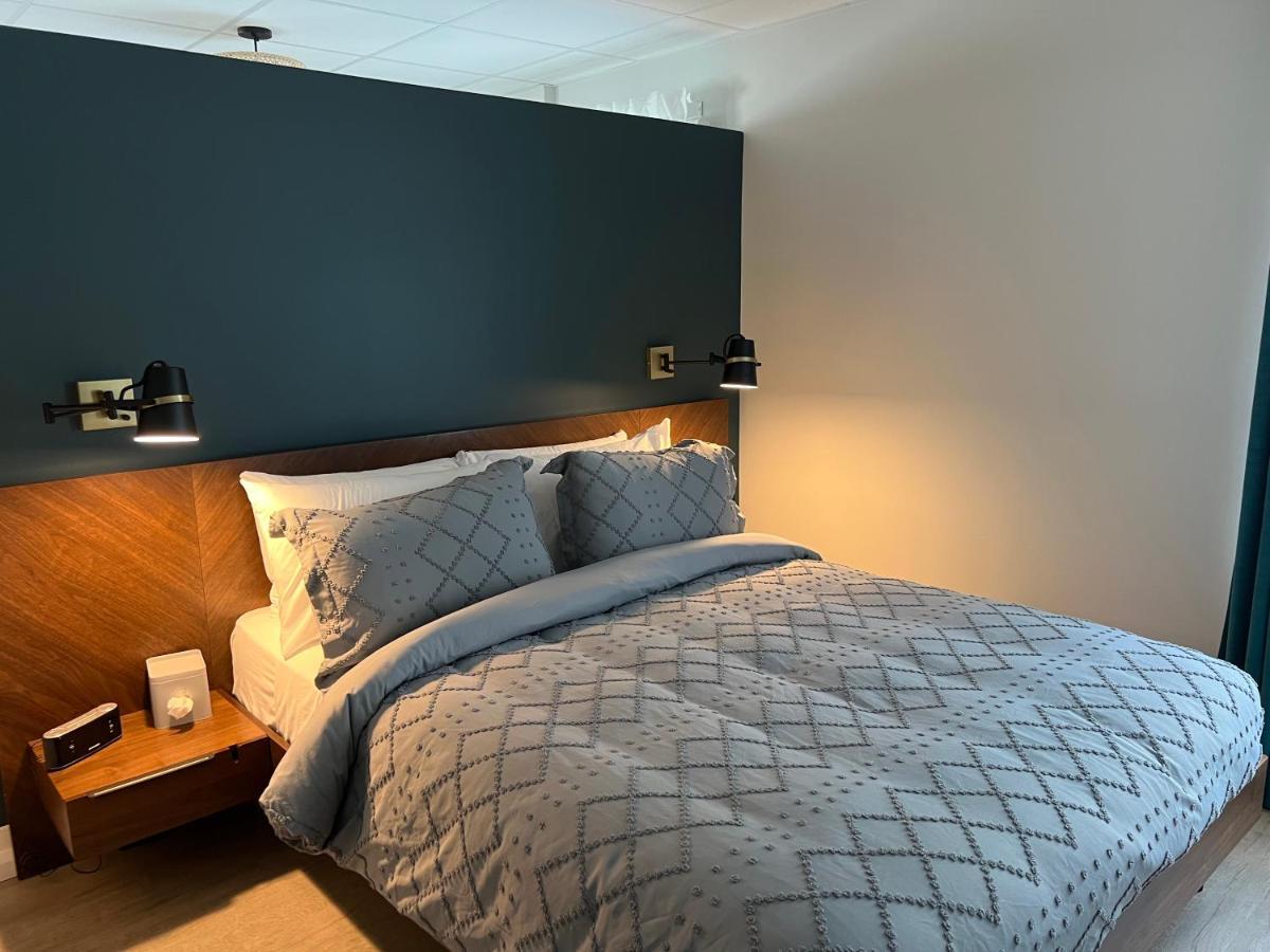 Square Victoria Maison Hoteliere East Angus Екстериор снимка